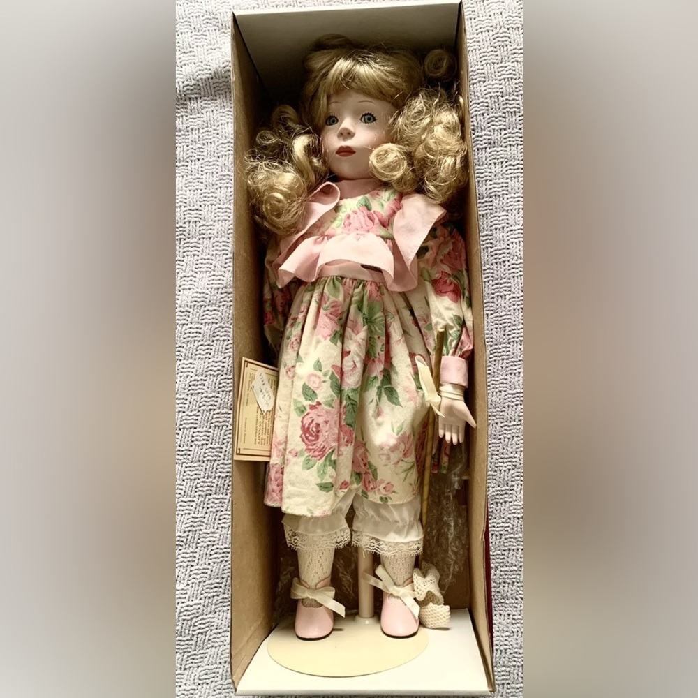 Dynasty Porcelain Doll Collectible Anna Collection Jenny Butterfly Net 1988 rare
